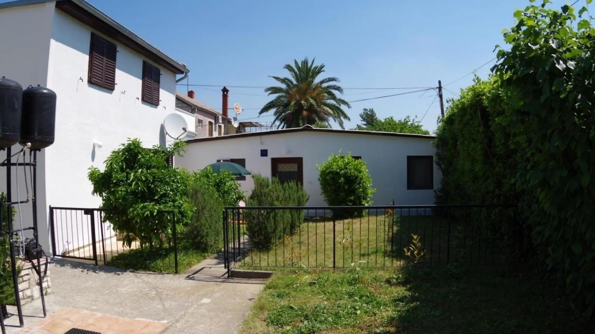 Appartement In Premantura Mit Grill, Terrasse Und Garten