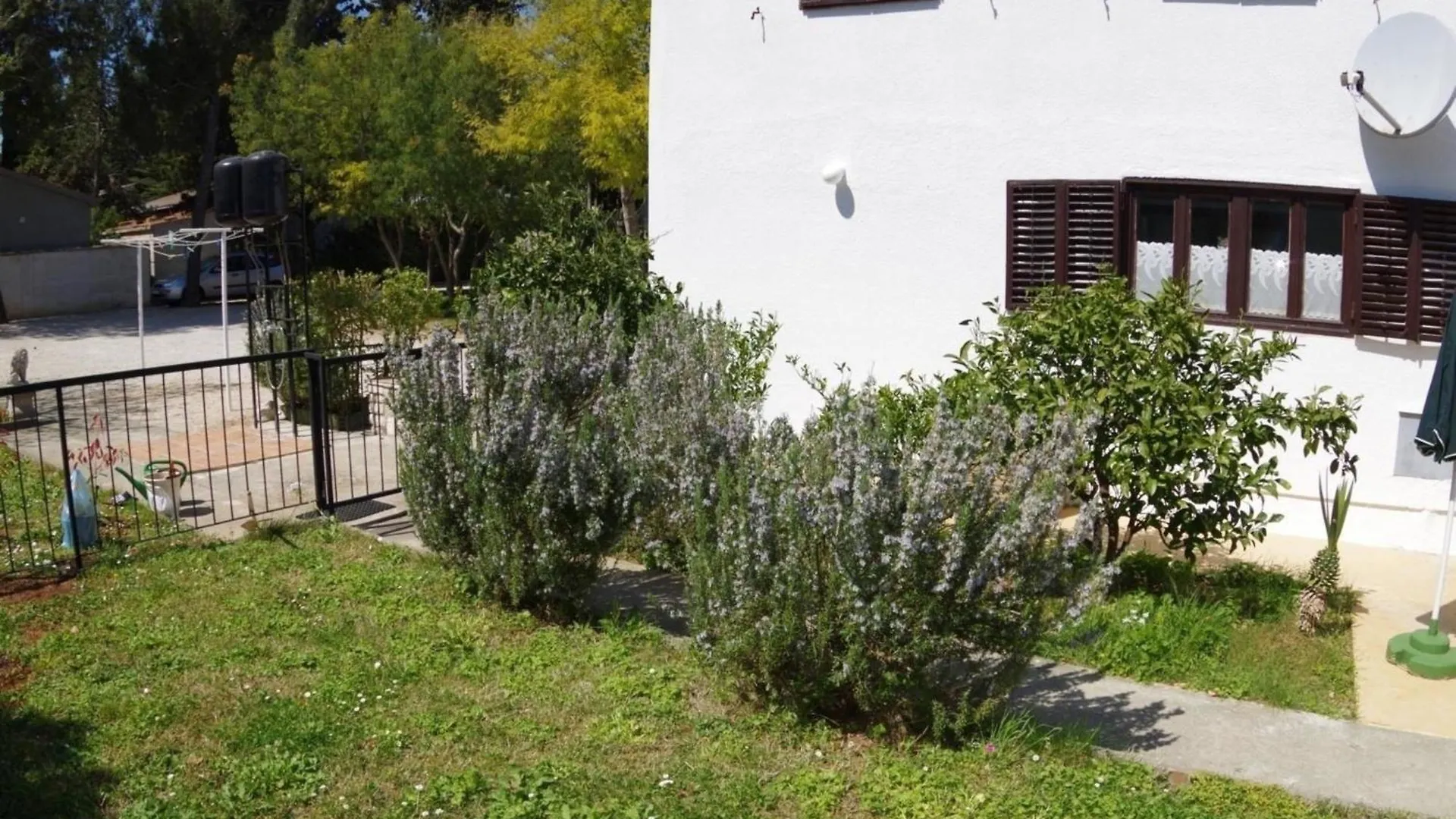 Appartement In Premantura Mit Grill, Terrasse Und Garten Croatia
